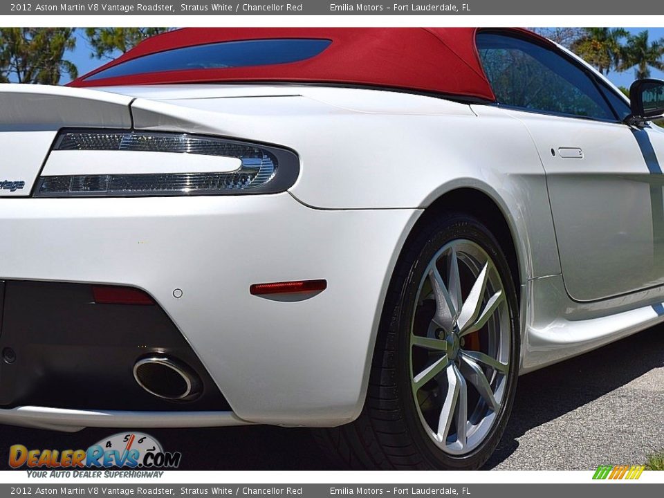 2012 Aston Martin V8 Vantage Roadster Stratus White / Chancellor Red Photo #19