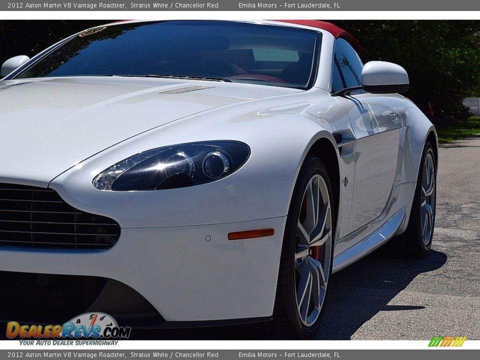 2012 Aston Martin V8 Vantage Roadster Stratus White / Chancellor Red Photo #27