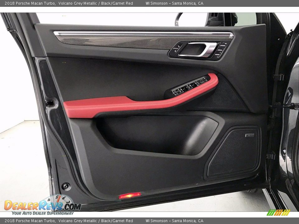 Door Panel of 2018 Porsche Macan Turbo Photo #25