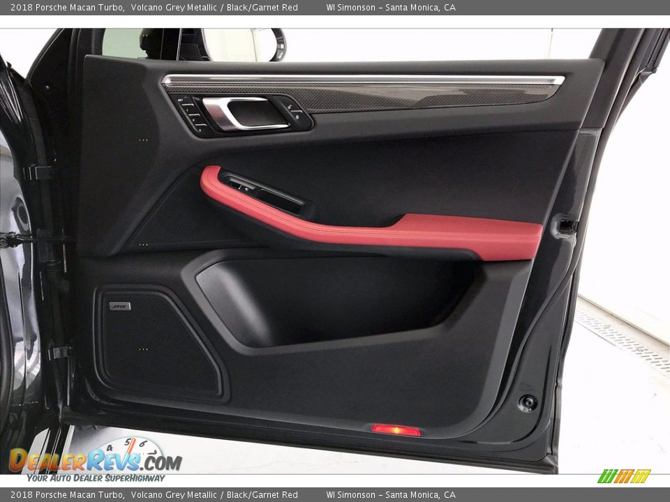 Door Panel of 2018 Porsche Macan Turbo Photo #26