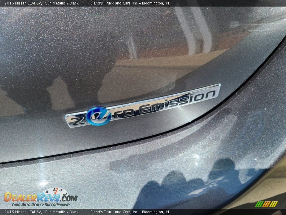 2016 Nissan LEAF SV Gun Metallic / Black Photo #30