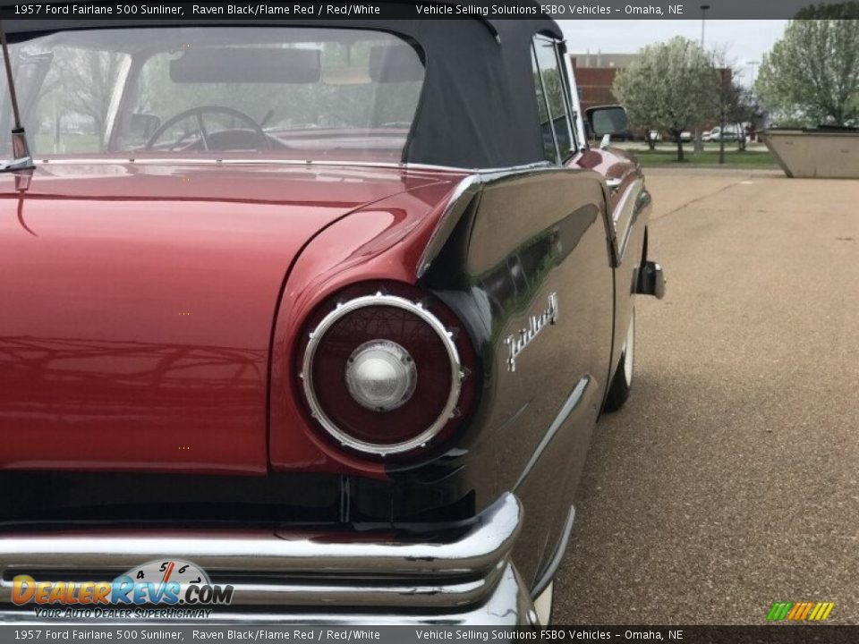 1957 Ford Fairlane 500 Sunliner Raven Black/Flame Red / Red/White Photo #20