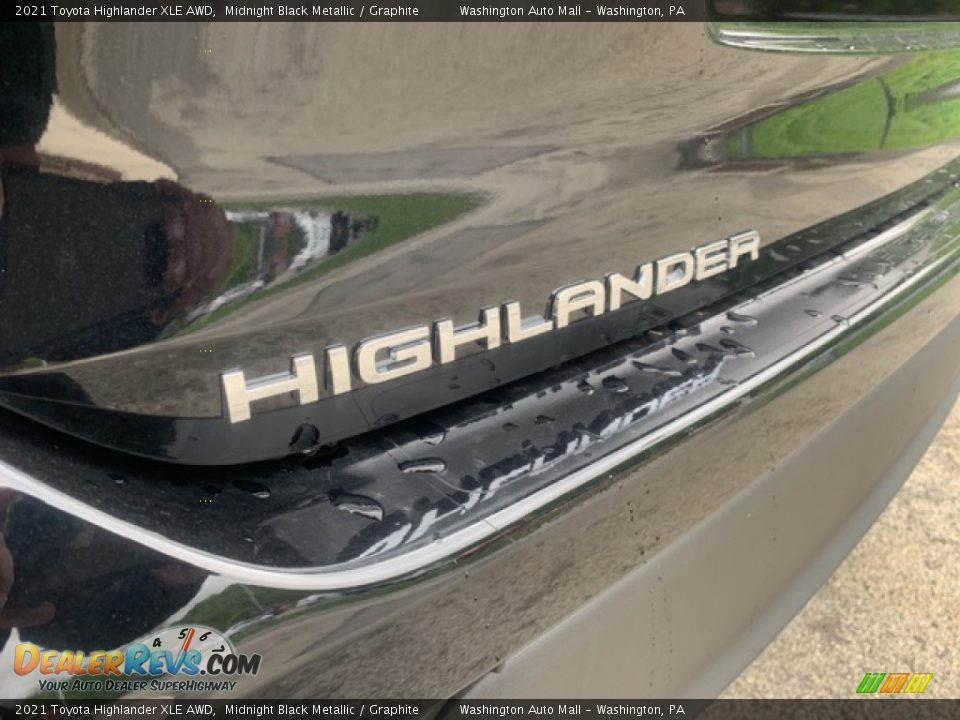 2021 Toyota Highlander XLE AWD Midnight Black Metallic / Graphite Photo #19