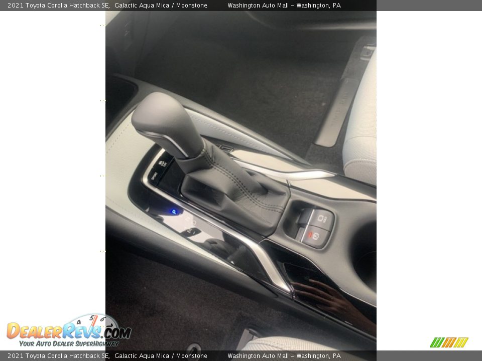 2021 Toyota Corolla Hatchback SE Galactic Aqua Mica / Moonstone Photo #10