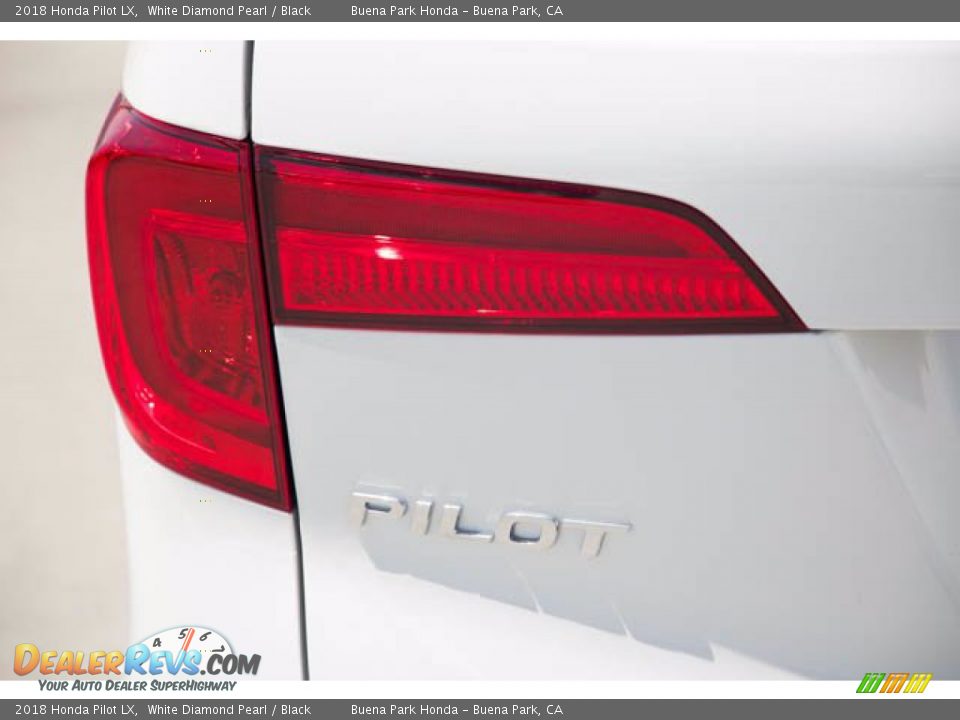 2018 Honda Pilot LX White Diamond Pearl / Black Photo #10