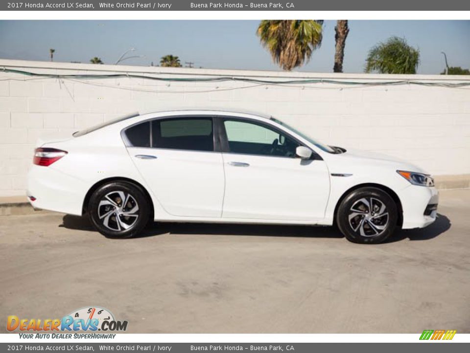 2017 Honda Accord LX Sedan White Orchid Pearl / Ivory Photo #14