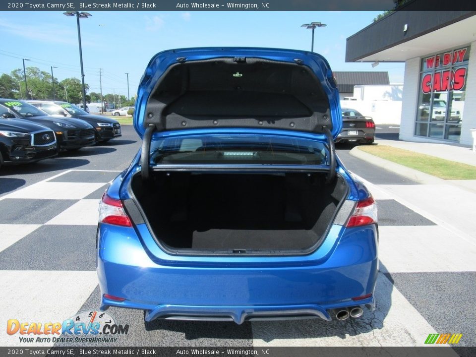 2020 Toyota Camry SE Blue Streak Metallic / Black Photo #5