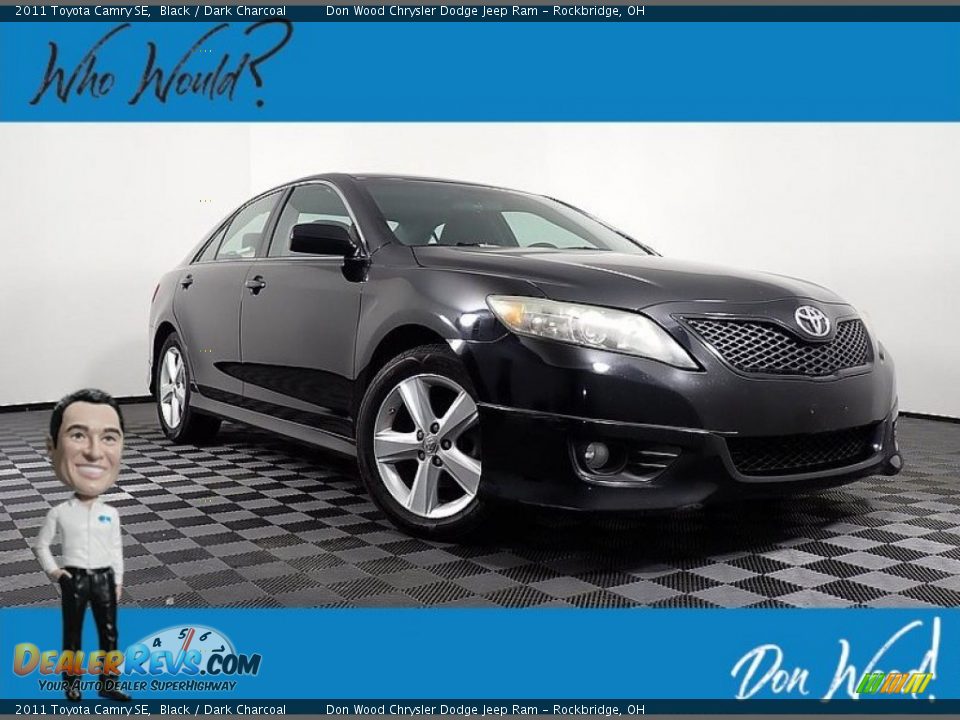 2011 Toyota Camry SE Black / Dark Charcoal Photo #1