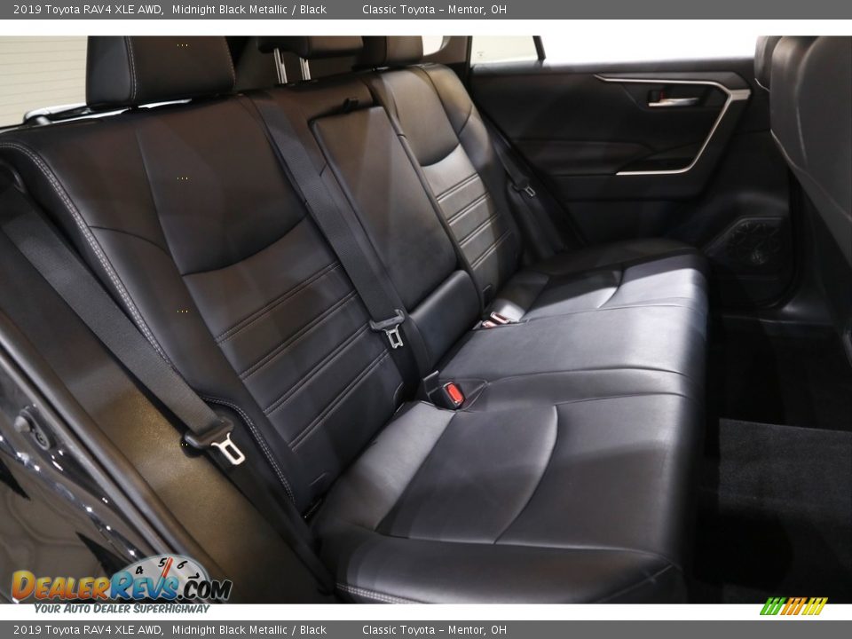 2019 Toyota RAV4 XLE AWD Midnight Black Metallic / Black Photo #13