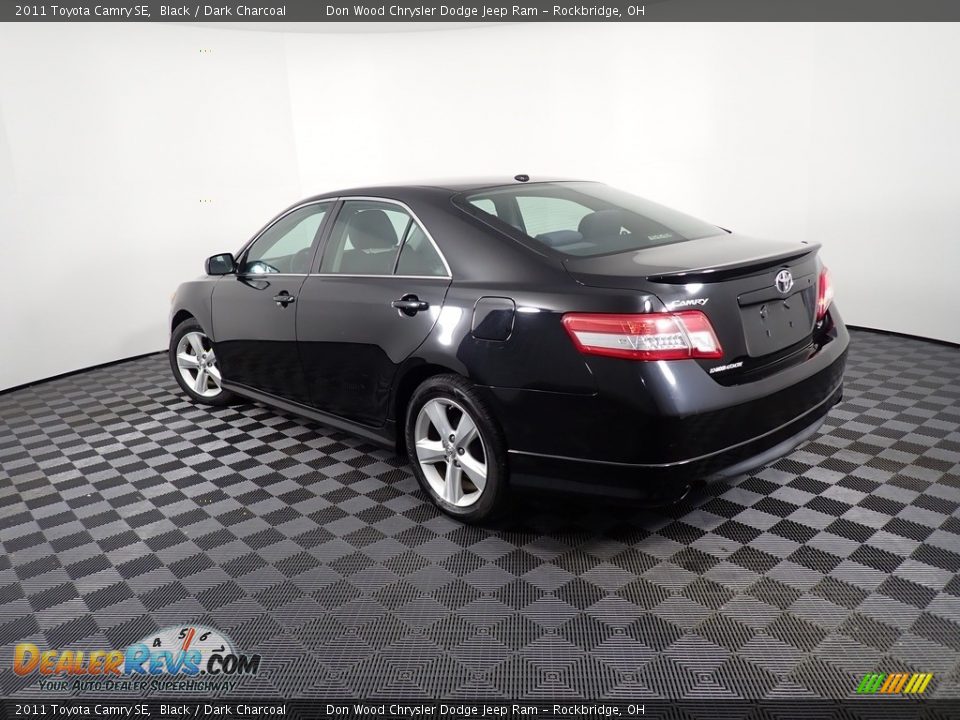 2011 Toyota Camry SE Black / Dark Charcoal Photo #10