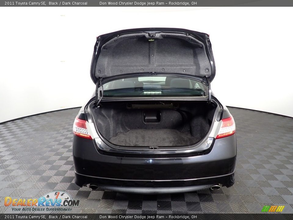 2011 Toyota Camry SE Black / Dark Charcoal Photo #13