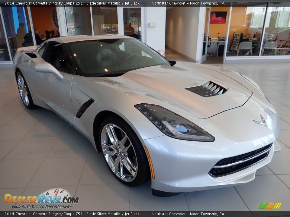 Front 3/4 View of 2014 Chevrolet Corvette Stingray Coupe Z51 Photo #10