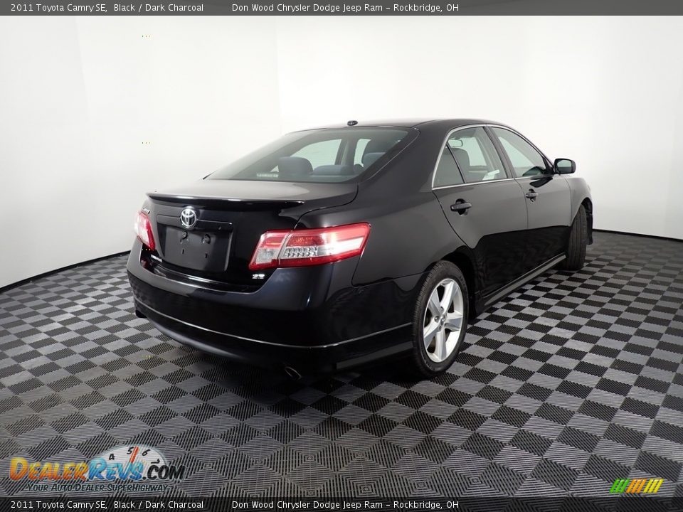 2011 Toyota Camry SE Black / Dark Charcoal Photo #15