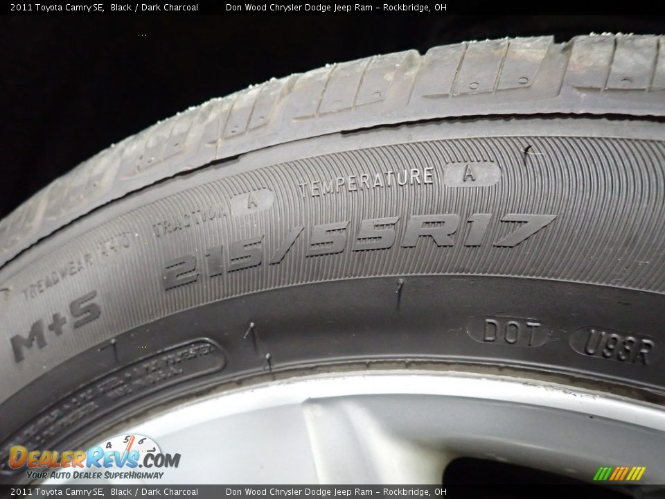 2011 Toyota Camry SE Black / Dark Charcoal Photo #17