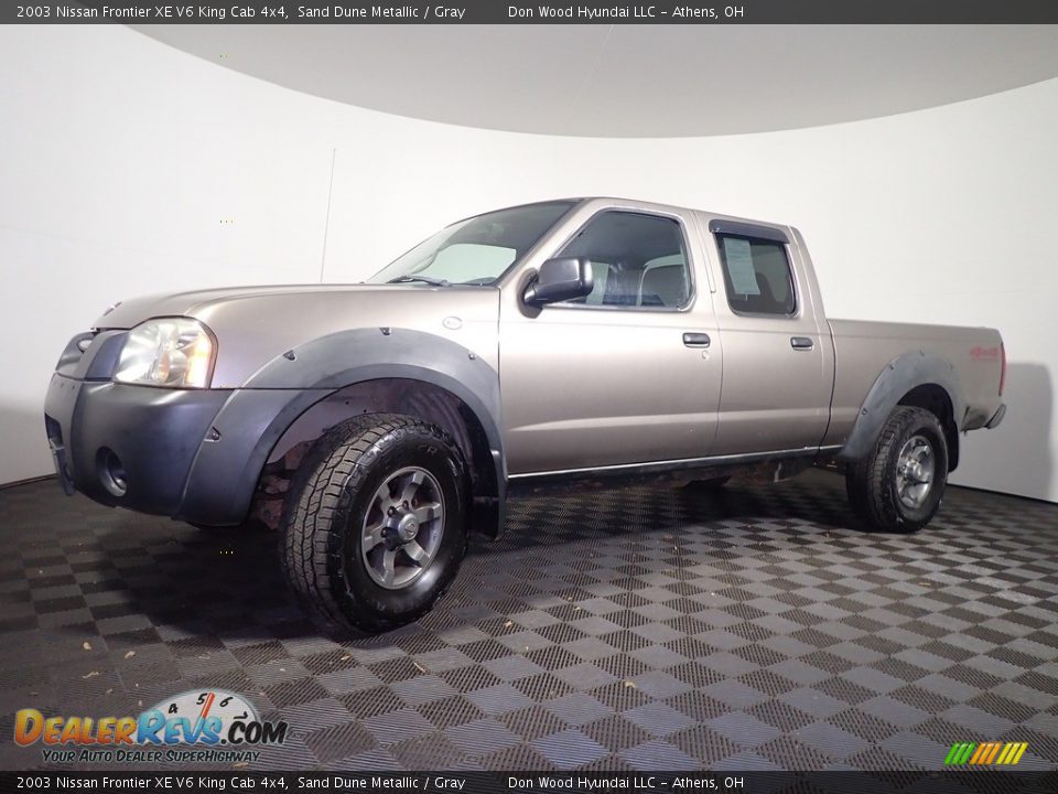 2003 Nissan Frontier XE V6 King Cab 4x4 Sand Dune Metallic / Gray Photo #6