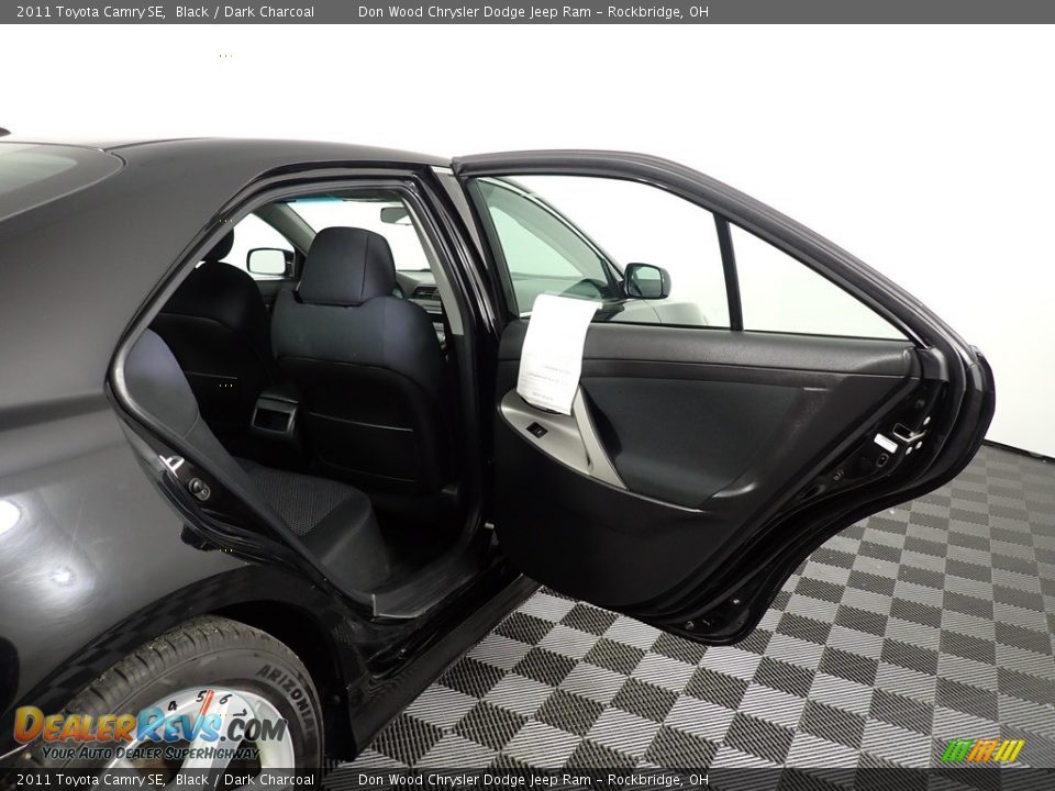 2011 Toyota Camry SE Black / Dark Charcoal Photo #26