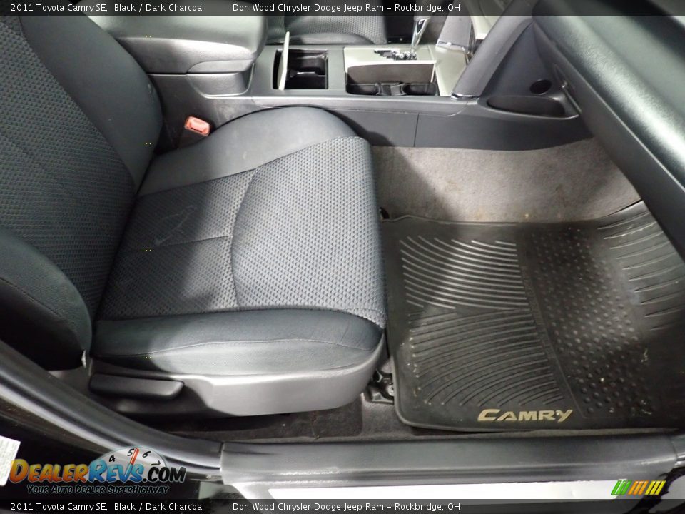 2011 Toyota Camry SE Black / Dark Charcoal Photo #29