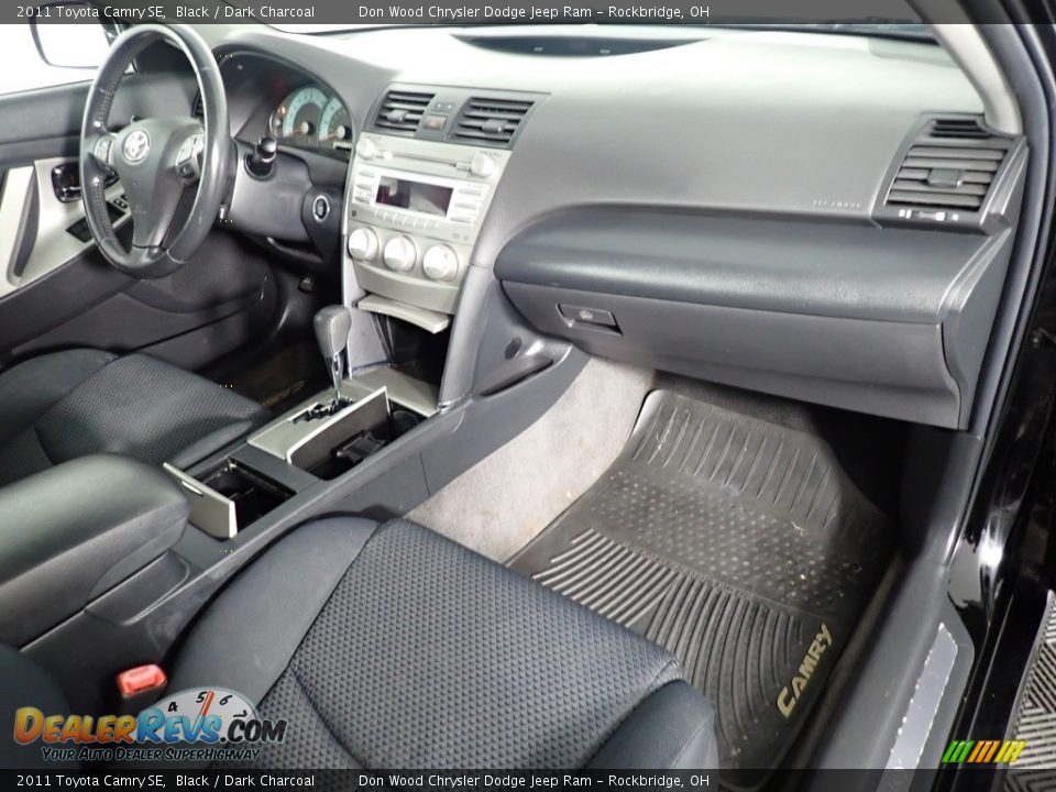 2011 Toyota Camry SE Black / Dark Charcoal Photo #30