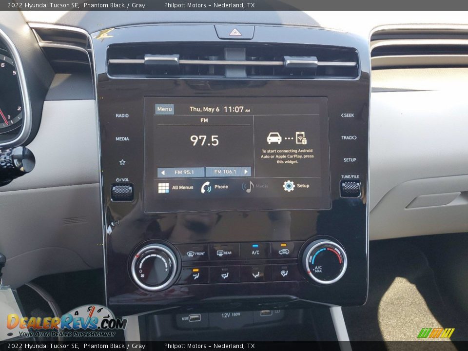 Controls of 2022 Hyundai Tucson SE Photo #18