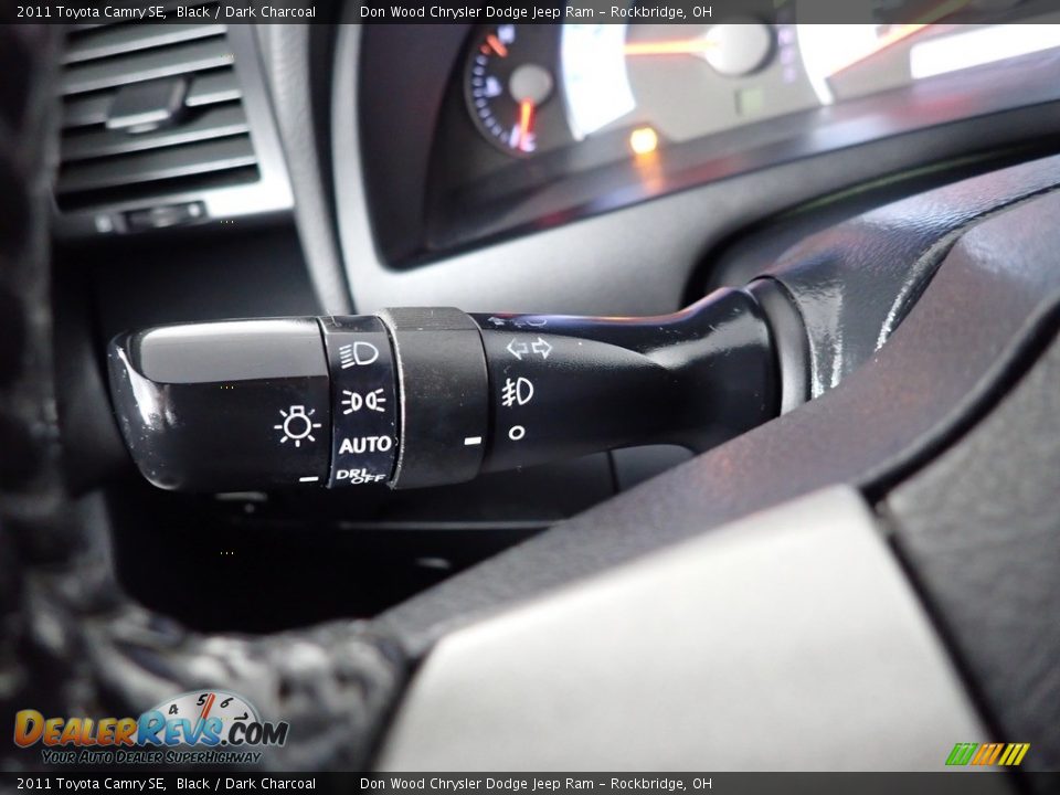 2011 Toyota Camry SE Black / Dark Charcoal Photo #33