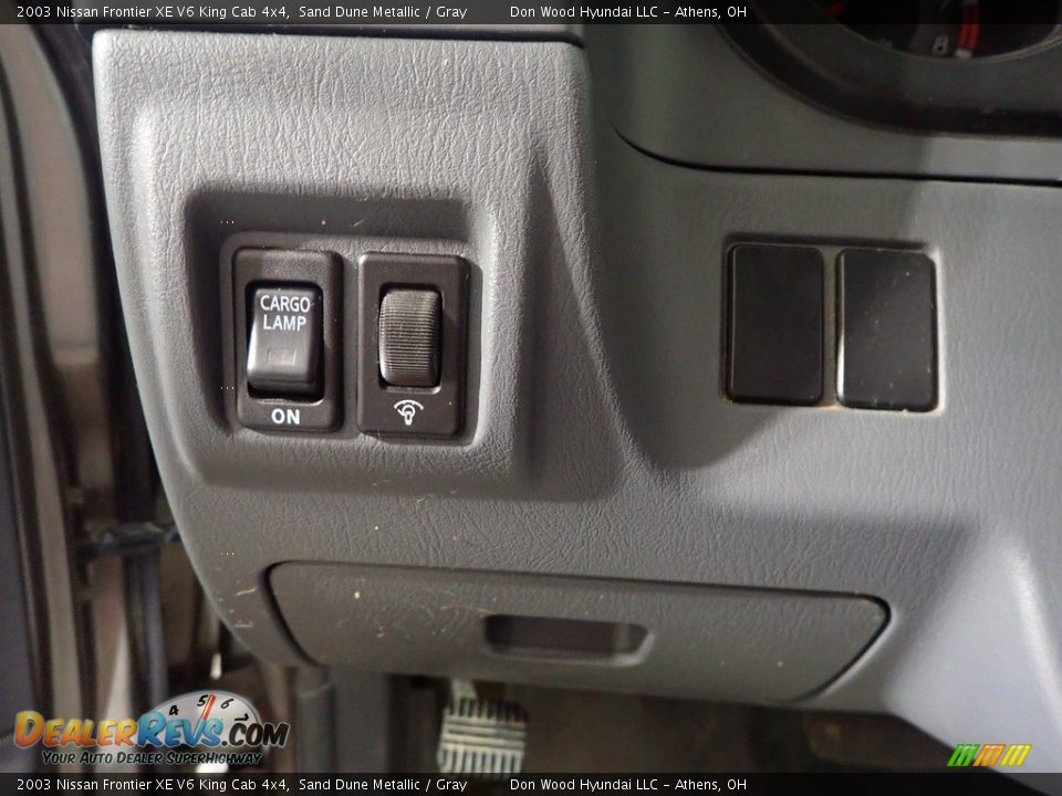 2003 Nissan Frontier XE V6 King Cab 4x4 Sand Dune Metallic / Gray Photo #24