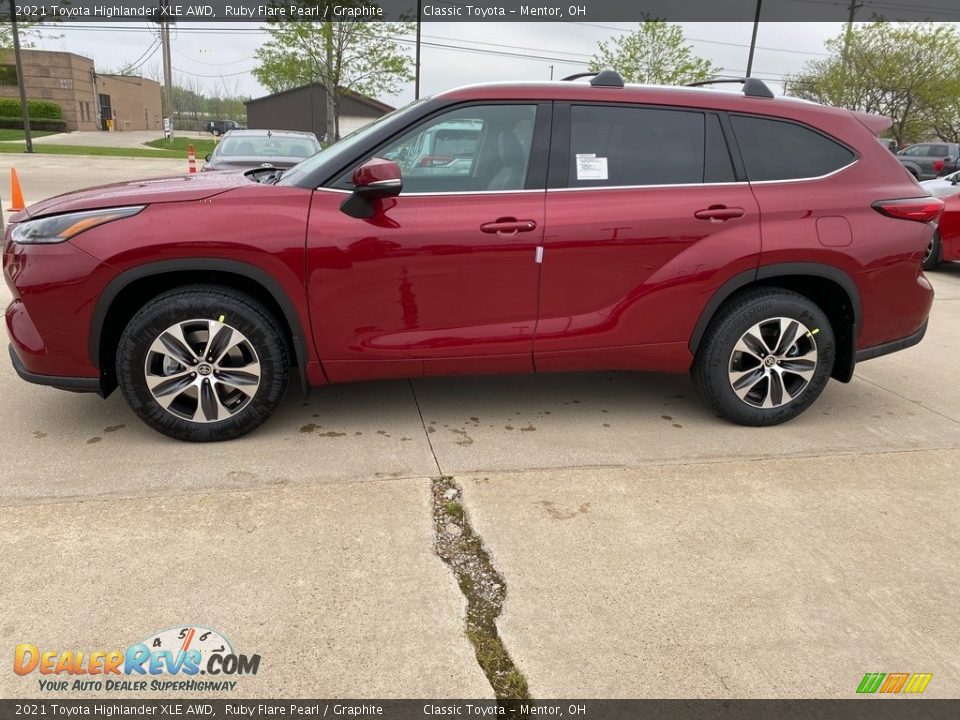 2021 Toyota Highlander XLE AWD Ruby Flare Pearl / Graphite Photo #1