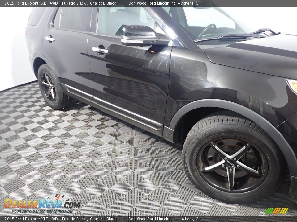 2015 Ford Explorer XLT 4WD Tuxedo Black / Charcoal Black Photo #5
