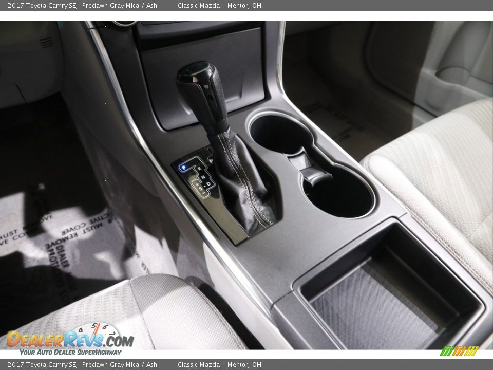 2017 Toyota Camry SE Predawn Gray Mica / Ash Photo #11