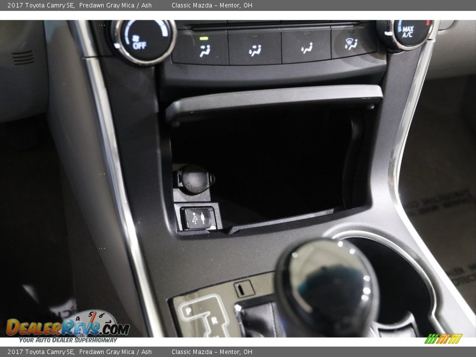 2017 Toyota Camry SE Predawn Gray Mica / Ash Photo #12