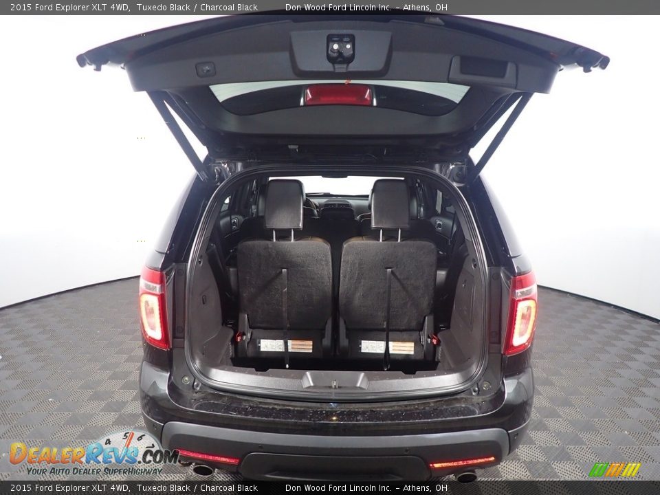 2015 Ford Explorer XLT 4WD Tuxedo Black / Charcoal Black Photo #15