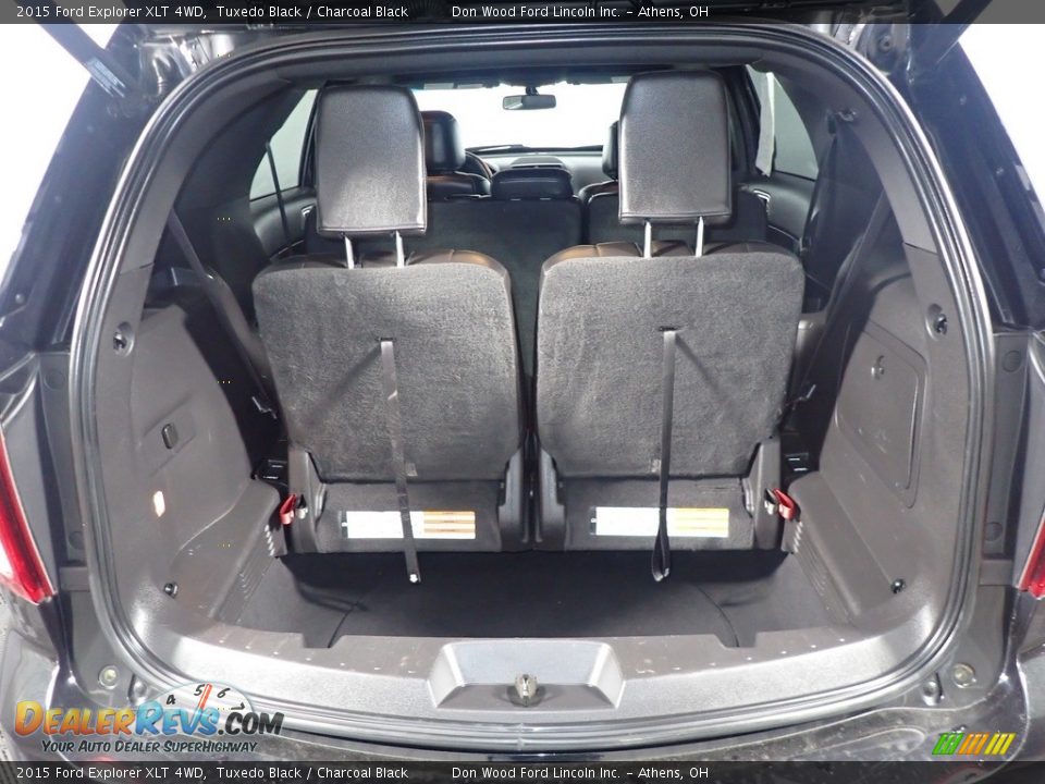 2015 Ford Explorer XLT 4WD Tuxedo Black / Charcoal Black Photo #16