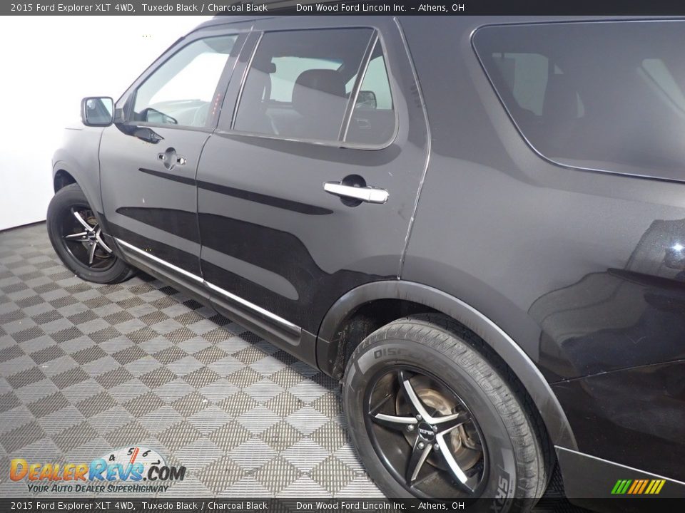 2015 Ford Explorer XLT 4WD Tuxedo Black / Charcoal Black Photo #19