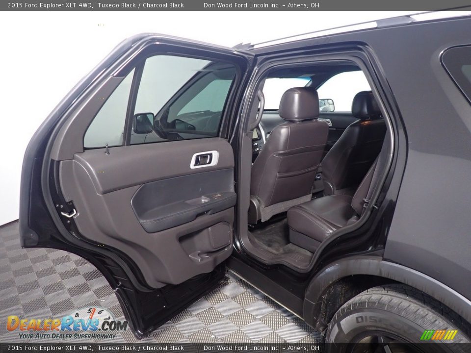 2015 Ford Explorer XLT 4WD Tuxedo Black / Charcoal Black Photo #36