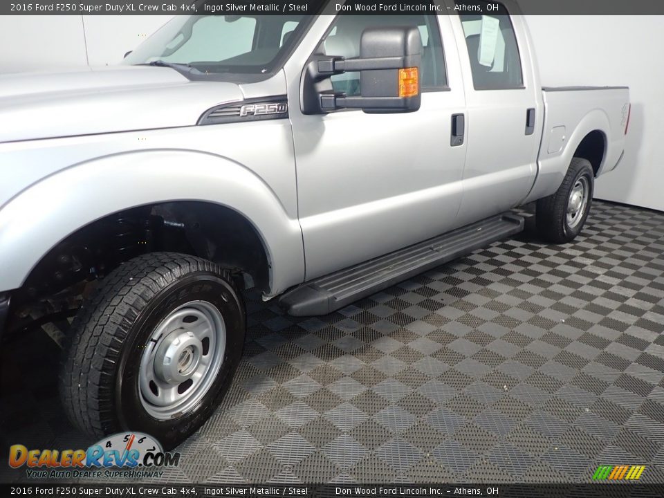 2016 Ford F250 Super Duty XL Crew Cab 4x4 Ingot Silver Metallic / Steel Photo #9