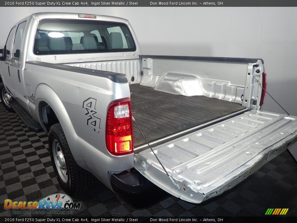 2016 Ford F250 Super Duty XL Crew Cab 4x4 Ingot Silver Metallic / Steel Photo #12