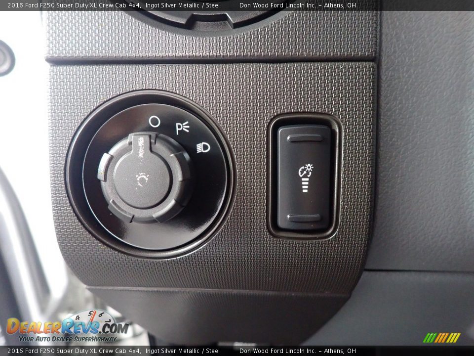 2016 Ford F250 Super Duty XL Crew Cab 4x4 Ingot Silver Metallic / Steel Photo #28