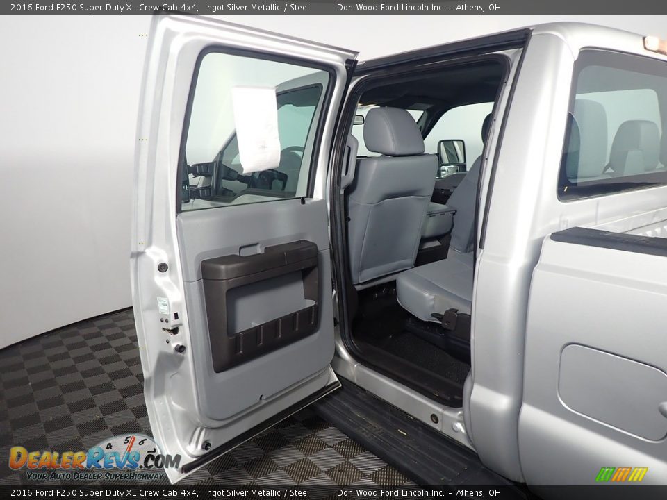 2016 Ford F250 Super Duty XL Crew Cab 4x4 Ingot Silver Metallic / Steel Photo #30