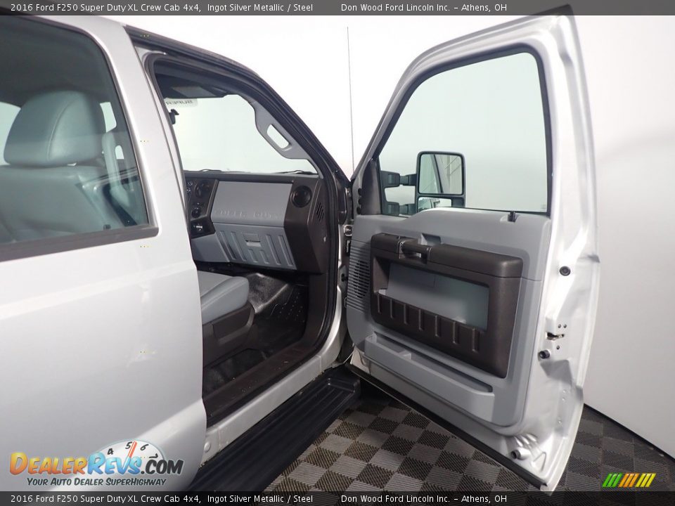 2016 Ford F250 Super Duty XL Crew Cab 4x4 Ingot Silver Metallic / Steel Photo #34