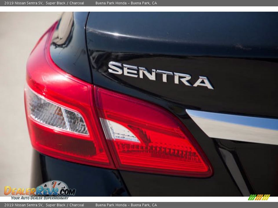 2019 Nissan Sentra SV Super Black / Charcoal Photo #12