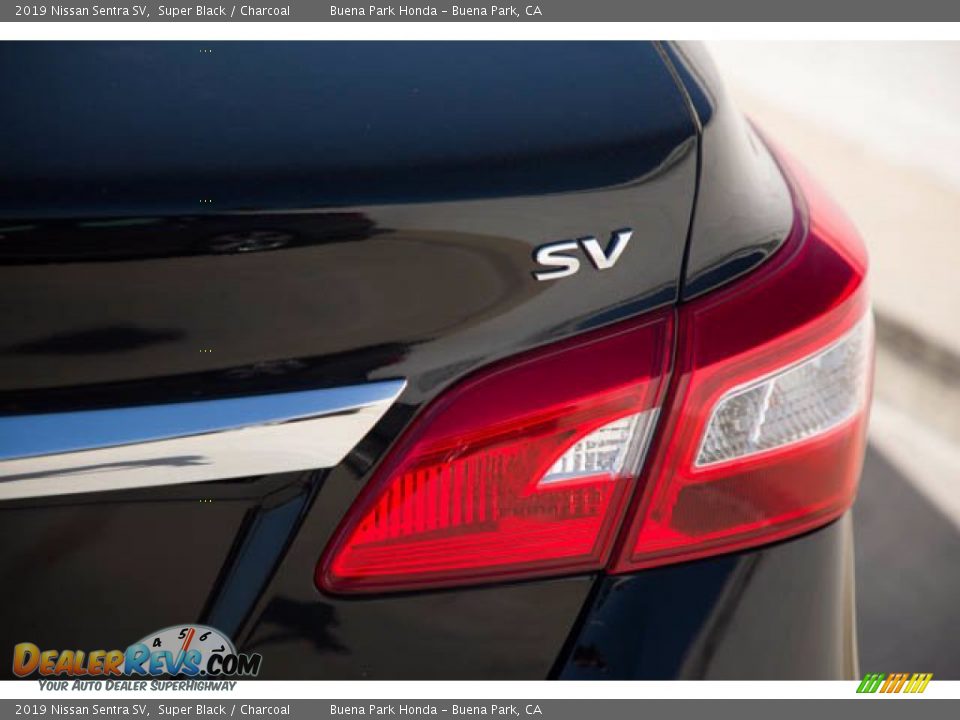 2019 Nissan Sentra SV Super Black / Charcoal Photo #13