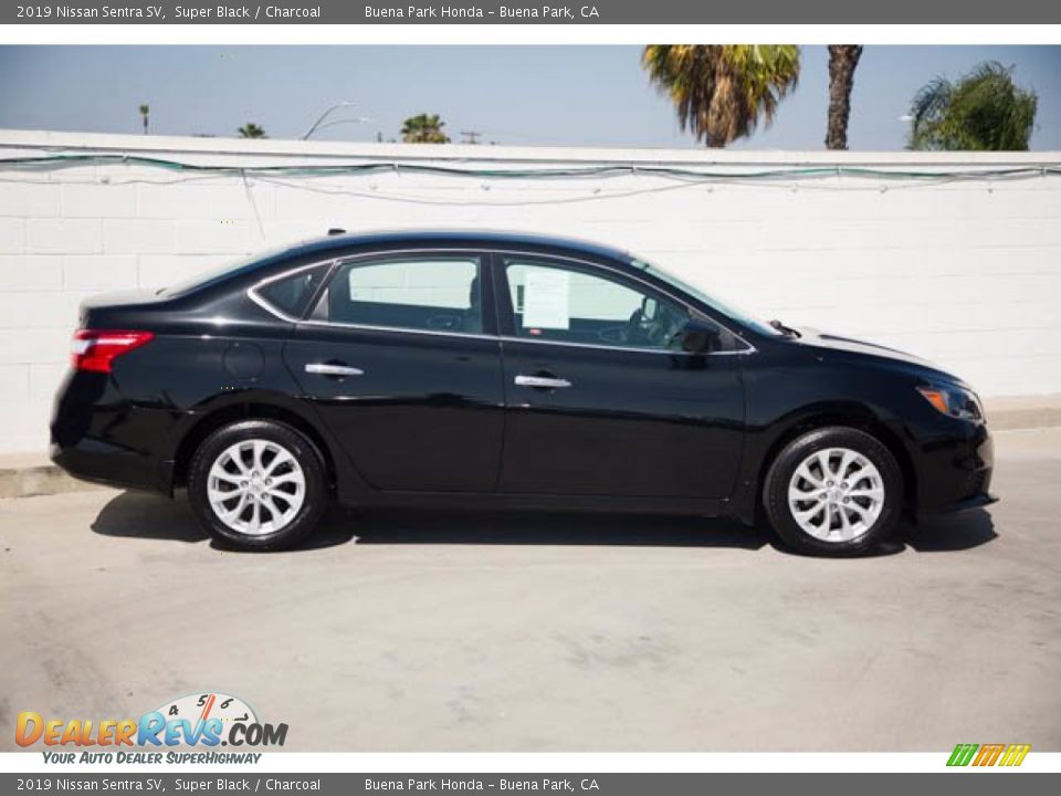 2019 Nissan Sentra SV Super Black / Charcoal Photo #14