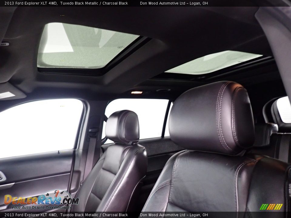 2013 Ford Explorer XLT 4WD Tuxedo Black Metallic / Charcoal Black Photo #2