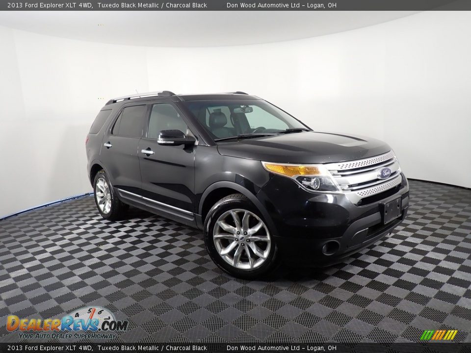 2013 Ford Explorer XLT 4WD Tuxedo Black Metallic / Charcoal Black Photo #4
