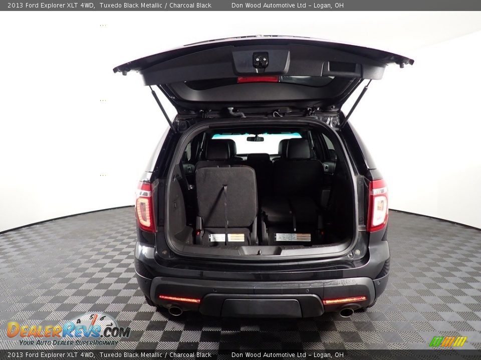 2013 Ford Explorer XLT 4WD Tuxedo Black Metallic / Charcoal Black Photo #14
