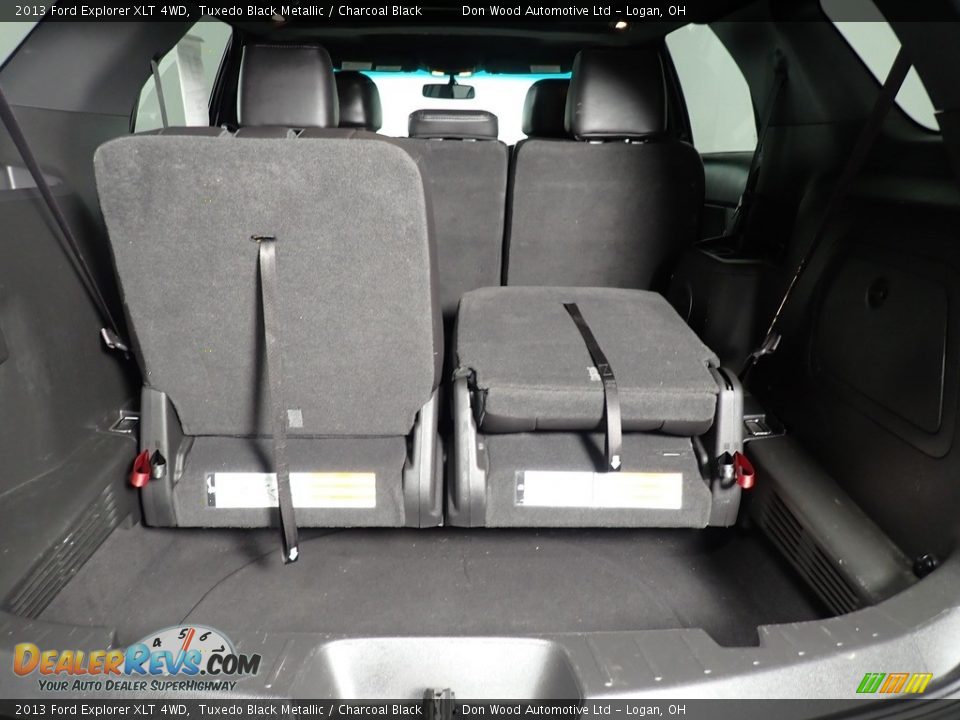 2013 Ford Explorer XLT 4WD Tuxedo Black Metallic / Charcoal Black Photo #15