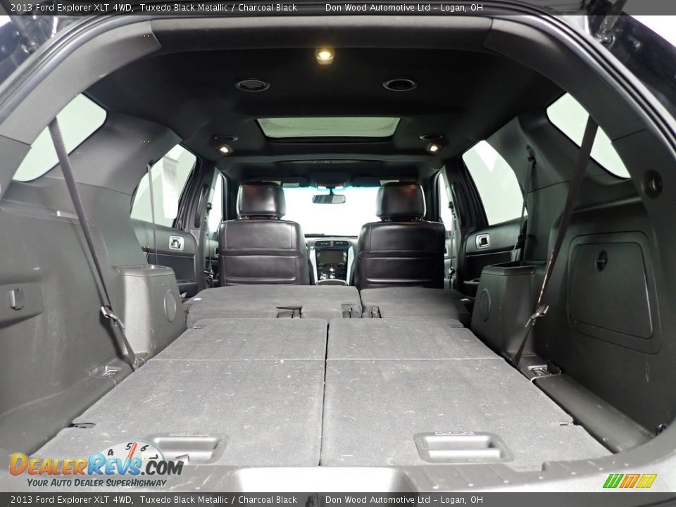 2013 Ford Explorer XLT 4WD Tuxedo Black Metallic / Charcoal Black Photo #17