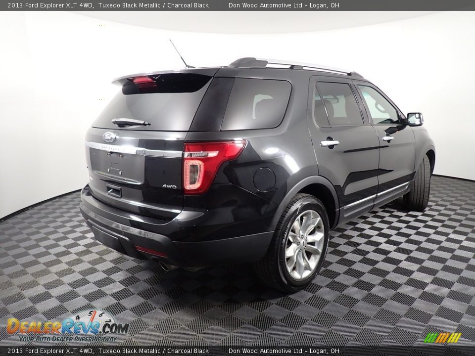 2013 Ford Explorer XLT 4WD Tuxedo Black Metallic / Charcoal Black Photo #18