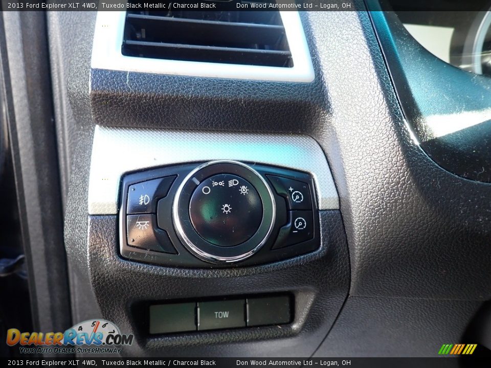 2013 Ford Explorer XLT 4WD Tuxedo Black Metallic / Charcoal Black Photo #22
