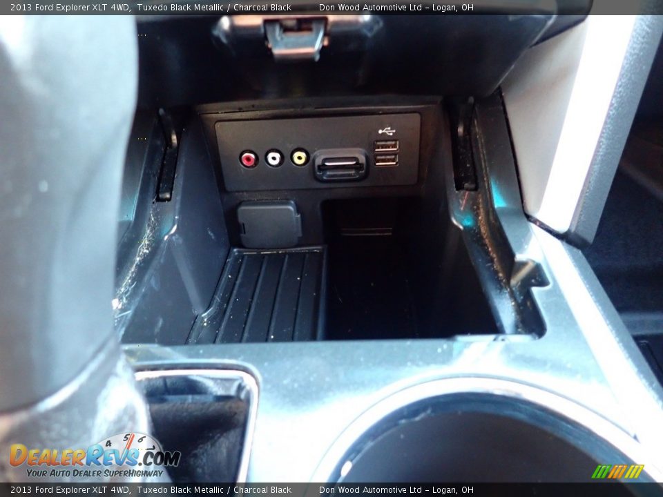 2013 Ford Explorer XLT 4WD Tuxedo Black Metallic / Charcoal Black Photo #31