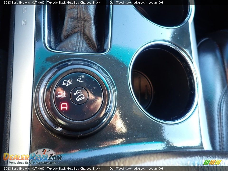 2013 Ford Explorer XLT 4WD Tuxedo Black Metallic / Charcoal Black Photo #32